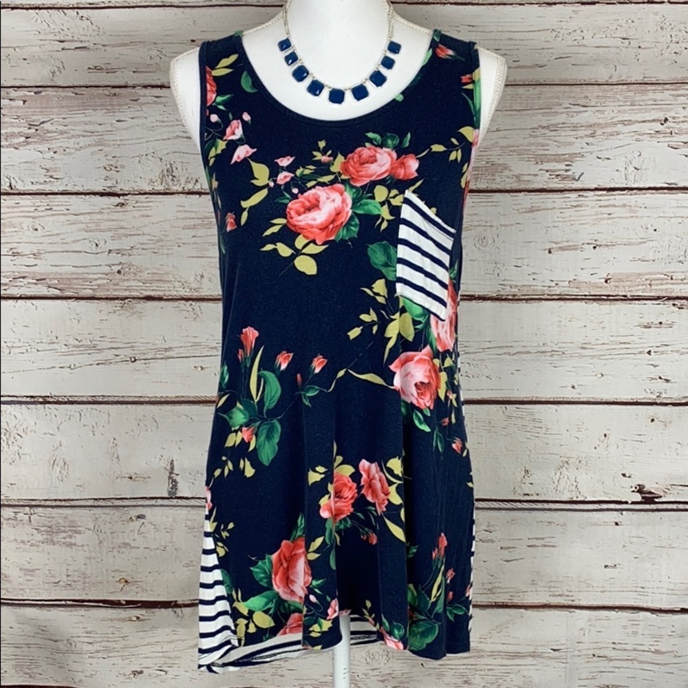 Simply Sage Tunic Tank Medium